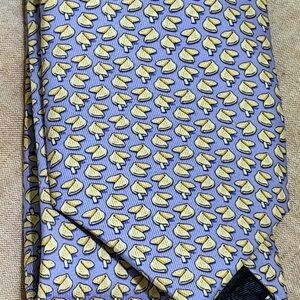 Vineyard Vines 100% silk Limited Edition “Fortune Cookie” necktie in purple. NWT